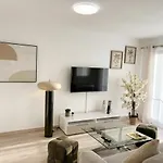Апартаменты Luxury Stay, Proche Gare & Sanctuaire, Climatisation Лурд