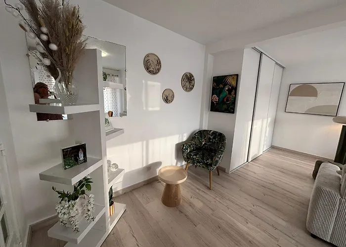 Apartment Luxury Stay, Proche Gare & Sanctuaire, Climatisation *