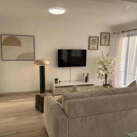 Апартаменти Luxury Stay, Proche Gare & Sanctuaire, Climatisation Лурд
